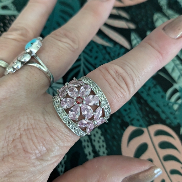 Sterling Pink CZ Flower Ring Size 7 - Picture 10 of 12